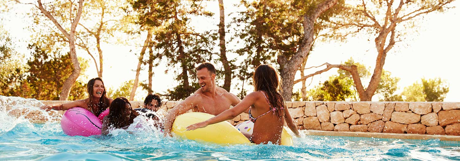 Ferienwohnungen mit Pool