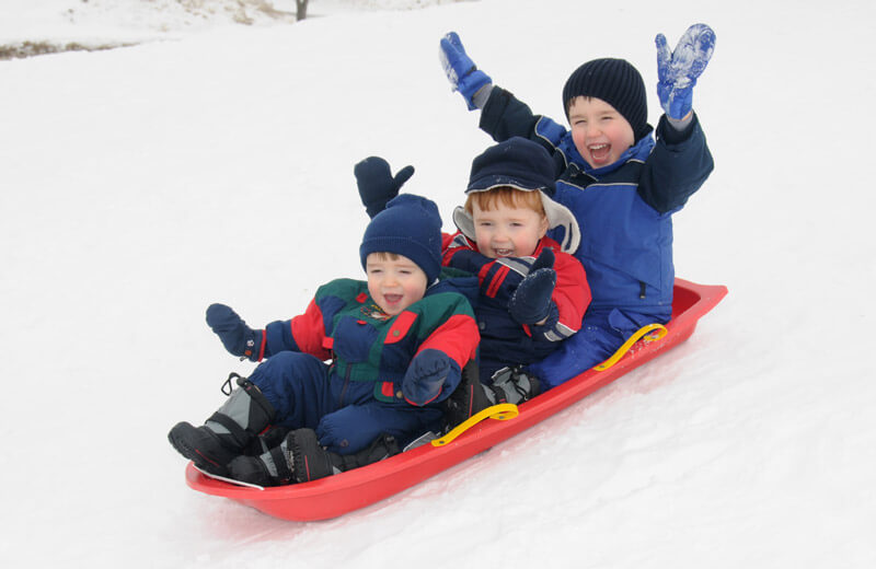 https://www.pustertal.net/images/gallery/winter/rodeln-schlittenfahren/schlittenfahren-kinder.jpg